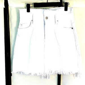 7 FOR ALL MANKIND WHITE DENIM JEAN SKIRT. 28